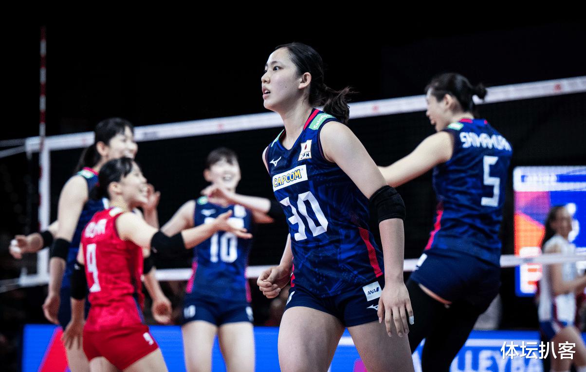 1-3！日本女排被世界冠军打回原形，8连胜后3连败，从第1跌至第4(7)
