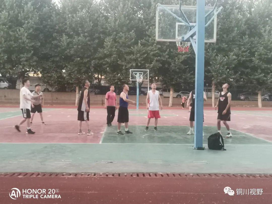 铜川王家河原建中操场的篮球赛(9)