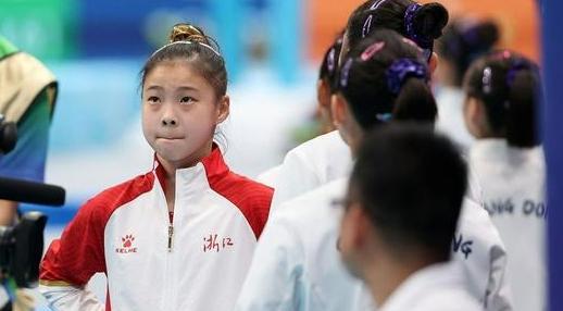 中国体操小将16岁夺奥运金牌，17岁无奈退役？当事人的回应来了(7)