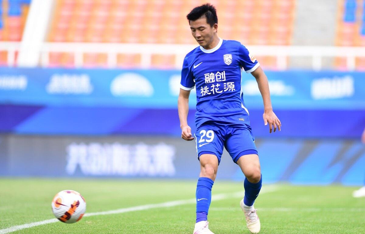 他本赛季刚加盟武汉三镇，就暂时无奈选择离队，背后原因让人惋惜(3)