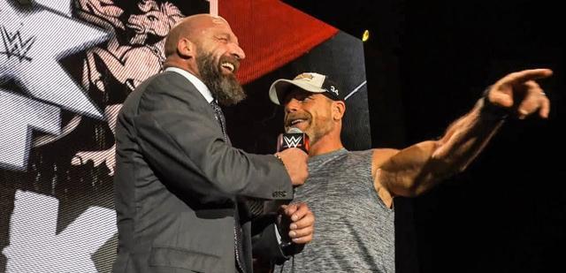 HBK正式挂名WWE副总裁！HHH再放宽政策，Y2J盛赞老麦是天才！(1)