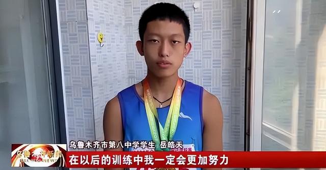 15岁田径小将横空出世！男子100米、110米栏夺双冠，刘翔接班人！(2)