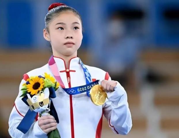 激流勇退！17岁奥运冠军赴浙大报道，央视发声力挺：继续挥洒青春(2)