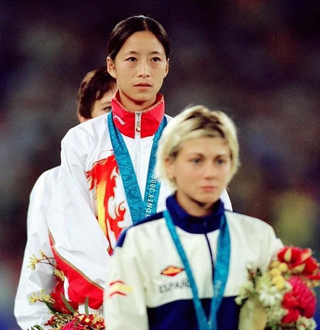 中国选手奥运夺金委屈落泪：教练组提前离场 至今仍欠她一个道歉(5)