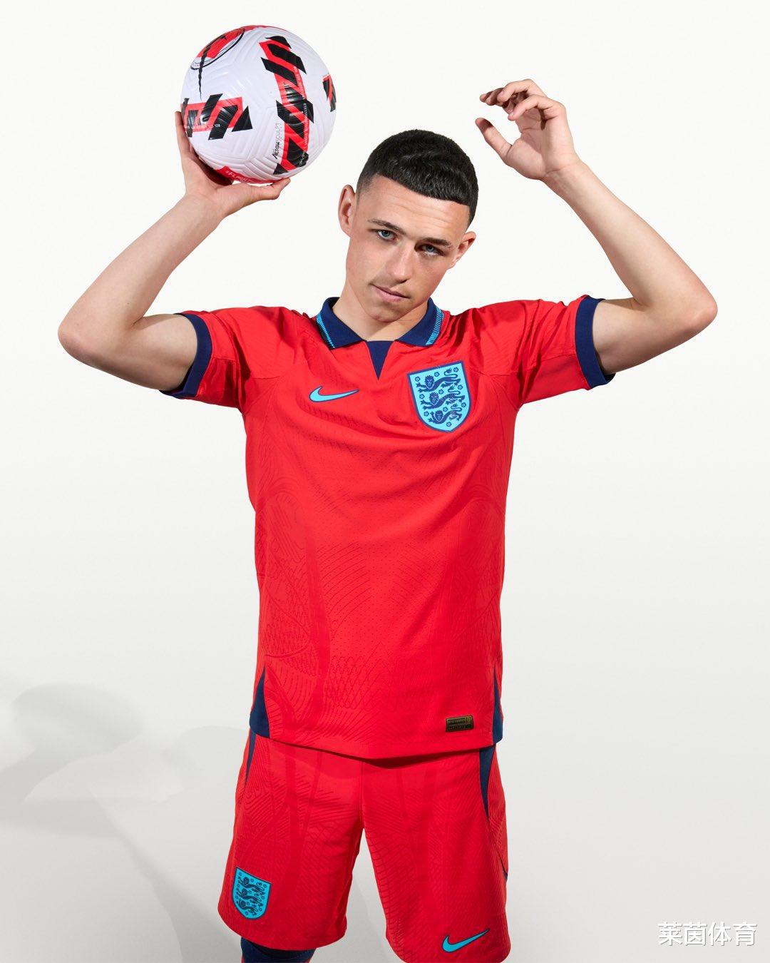 世界杯最新球衣大赏：C罗代言红绿战袍，克罗地亚格子经典(4)