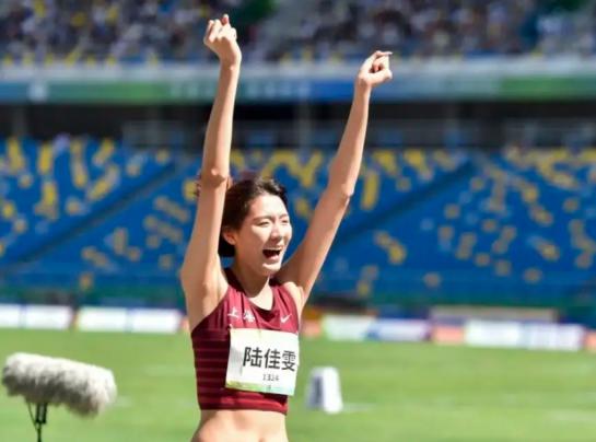 20岁的上海小花，早年以跳过1米9，有望成为中国跳高界的新希望陆佳