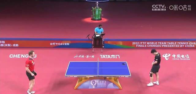 笑死了！搞笑只服樊振东，盘点东哥世乒赛决赛夺冠的三个滑稽瞬间(4)