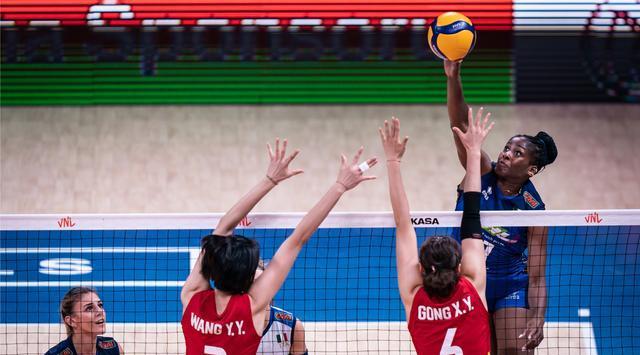 世锦赛1/4决赛：美国搁浅，土耳其反转，中国女排并非毫无胜算(3)