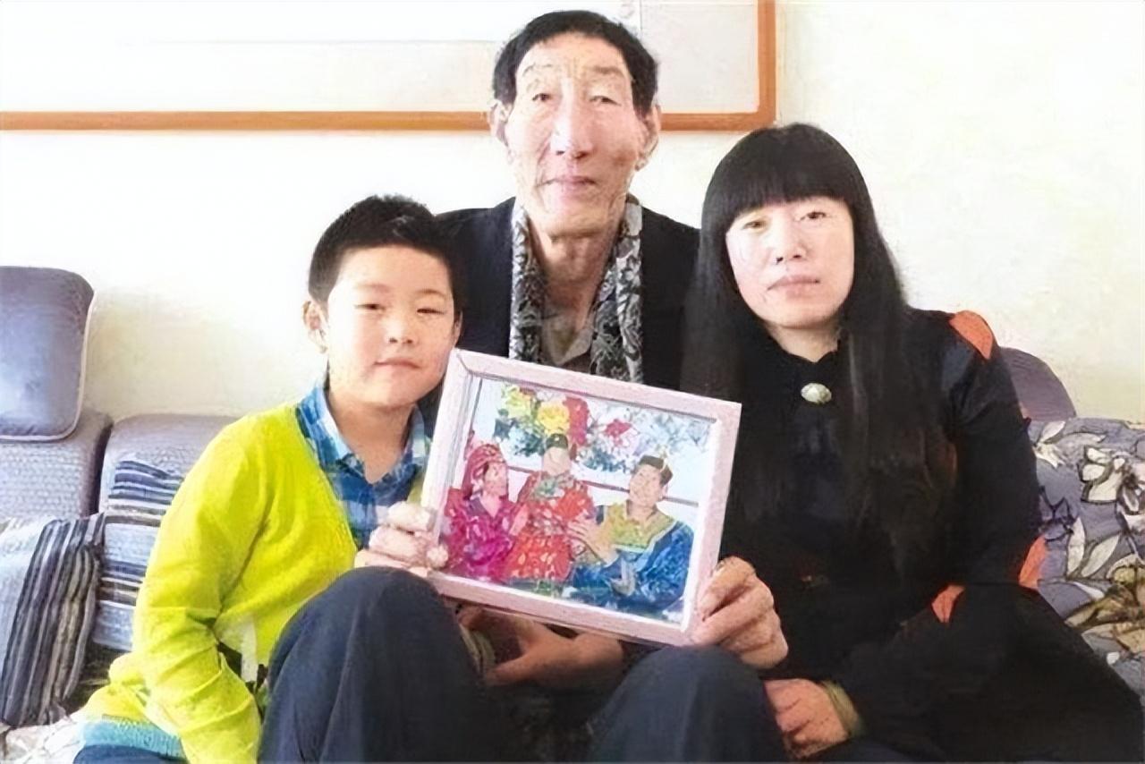 中国第一巨人鲍喜顺，56岁不顾生命冒险生子，如今儿子身高多少？(1)