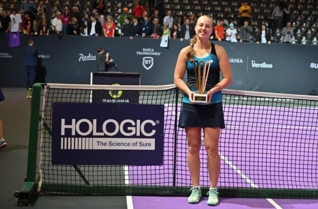 斯瓦泰克赛季第八次捧杯 布林科娃首夺WTA冠军(3)
