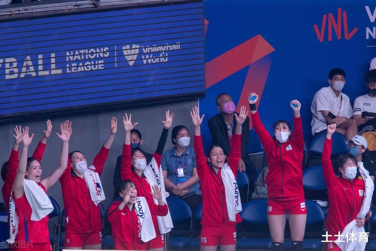 日本女排喜获主场！与世锦赛冠军争奥运门票，中国女排或遇意大利(4)