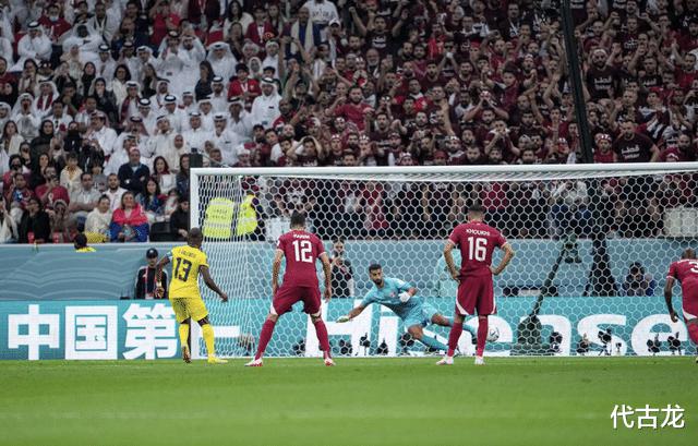 卡塔尔0-2厄瓜多尔，击碎了中国足球的一切幻想，有钱也没用(1)