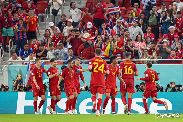 恭喜西班牙！中场双核世界杯首秀就携手爆发，一人被誉为新哈维！(1)