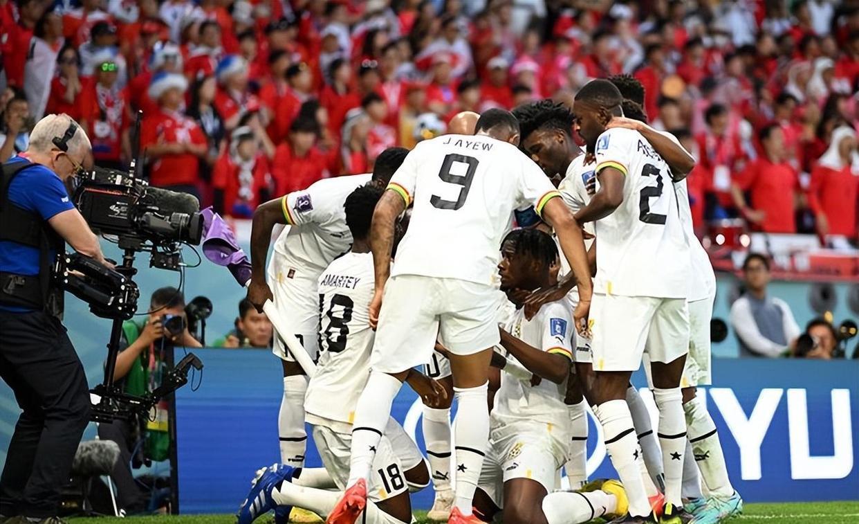 韩国2-3加纳垫底，曾嘲讽卡塔尔没底蕴，如今输给美团赞助的加纳(3)
