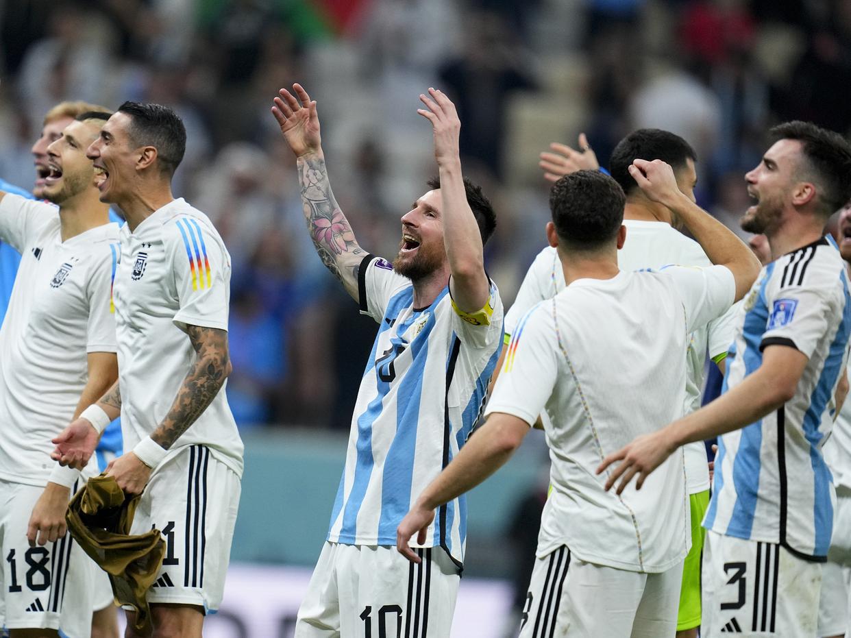 阿根廷两喜一忧！3悍将决赛复出，夺冠率远超法国，梅西疑似受伤