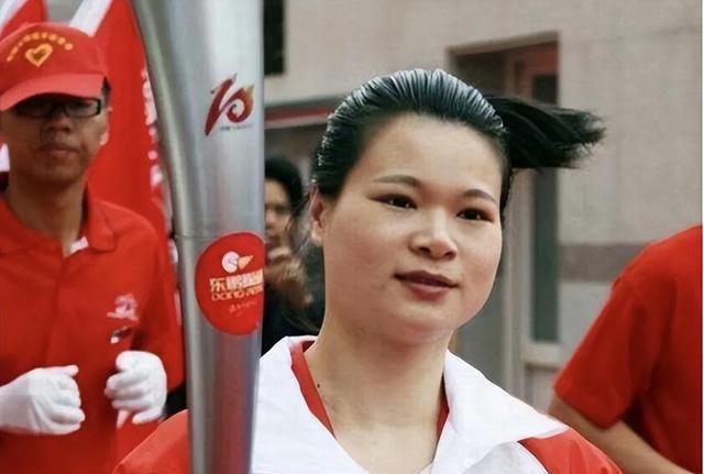 奥运冠军陈晓敏，卖掉全部金牌，辞去公职，举家移民，具体为何？