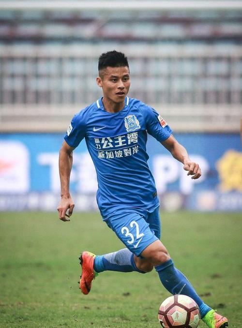 34岁中国世俱杯第1人选择退役！第6个踢巴甲的亚洲人，2年登场2次(4)