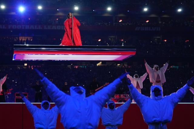堪萨斯城酋长4年2夺超级碗 蕾哈娜红衣亮相中场秀(3)