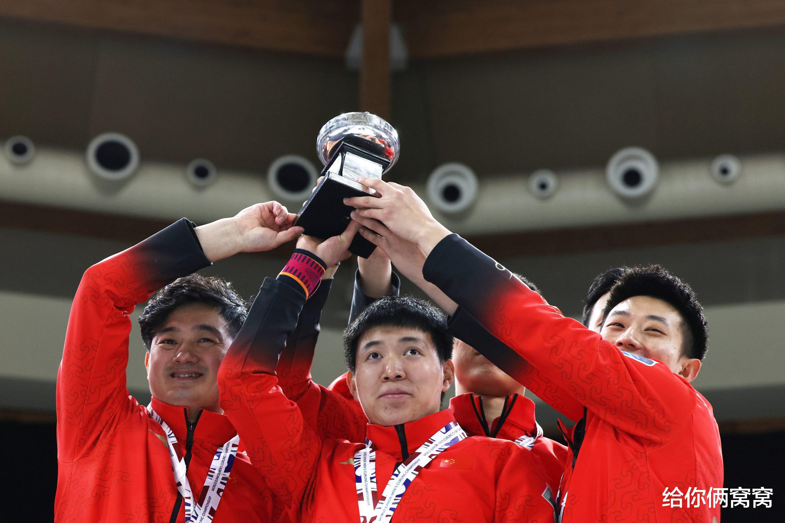 史上首金！世界冰壶联合会盛赞中国队 十二连图尽显夺冠之路(2)