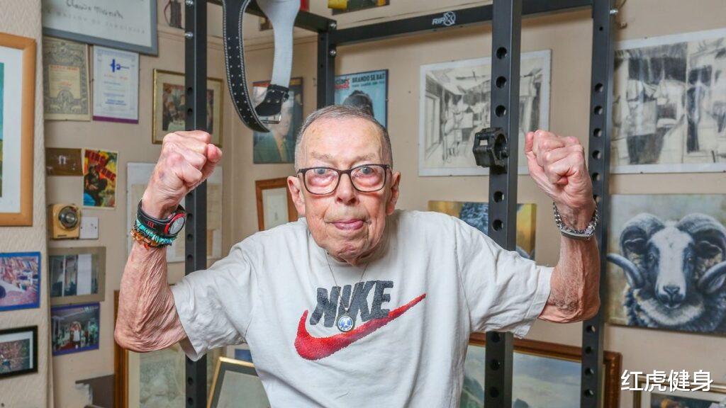 年龄只是数字，86岁英国最老举重运动员，打破一项硬拉世界纪录(3)