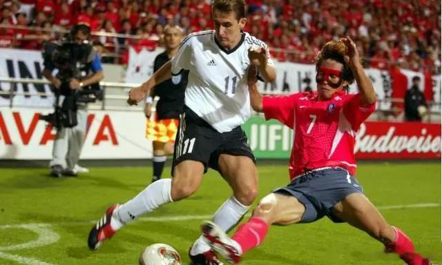 #韩媒指责中国队踢少林足球#韩媒：伤人铲球猖獗2人受伤，韩国被少林足球击败。虽然(2)