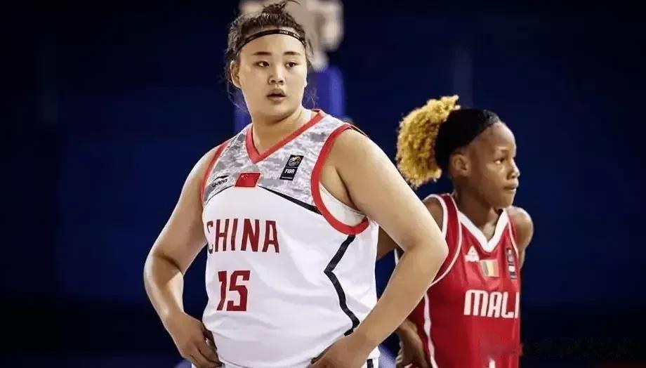 大运会都不锻炼新人刘禹彤和许晨妍这些新一代的中锋，还要韩旭回国参加比赛，中国篮协