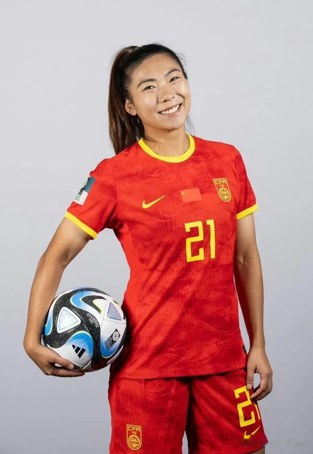 插播一条足球，给中国姑娘加油！祝中国姑娘22号世界杯首场凯旋！

分享一下姑娘们(8)
