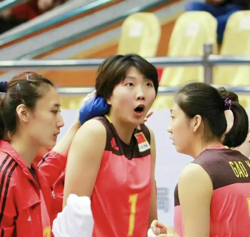 中国女排
袁心玥，作为身高最高的球员，有时候也挺可爱，特别喜欢她的各种表情包，赛