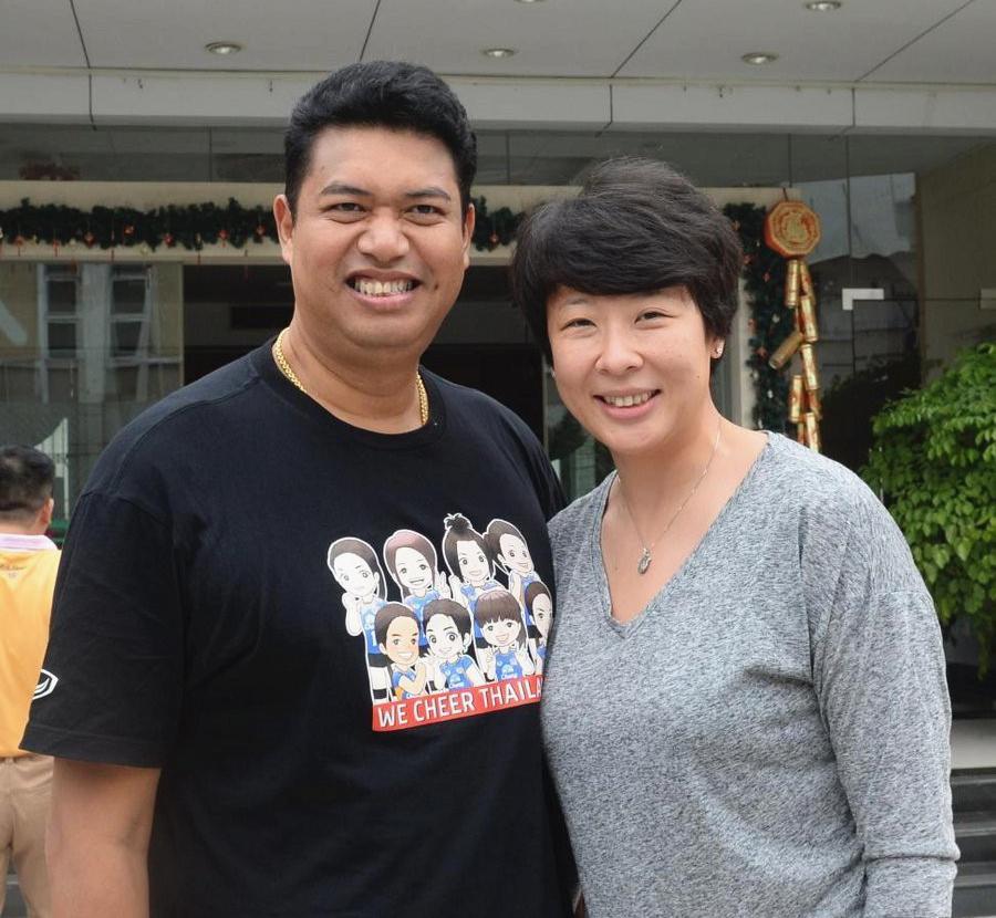 45岁女排冯坤罕见露面！9年前嫁泰国排球教父，如今5岁儿子很可爱(7)