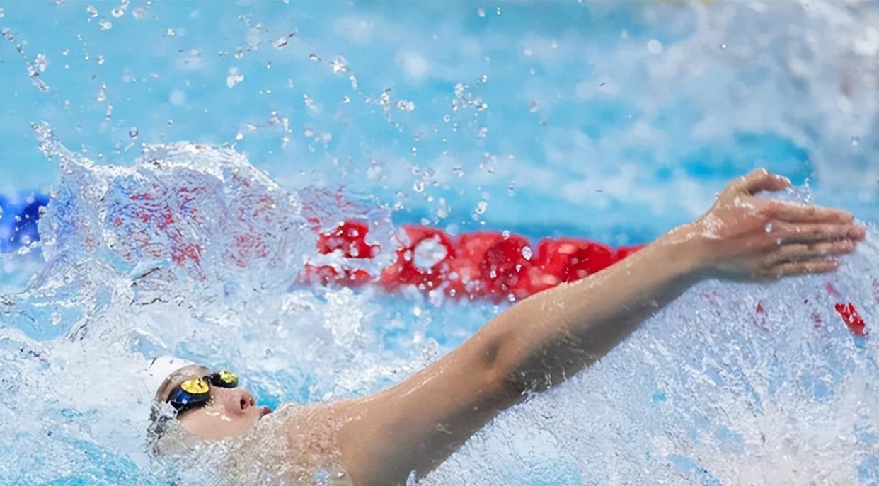 预赛第一！中国游泳再获喜讯：27岁世界冠军强势归来，冲击金牌