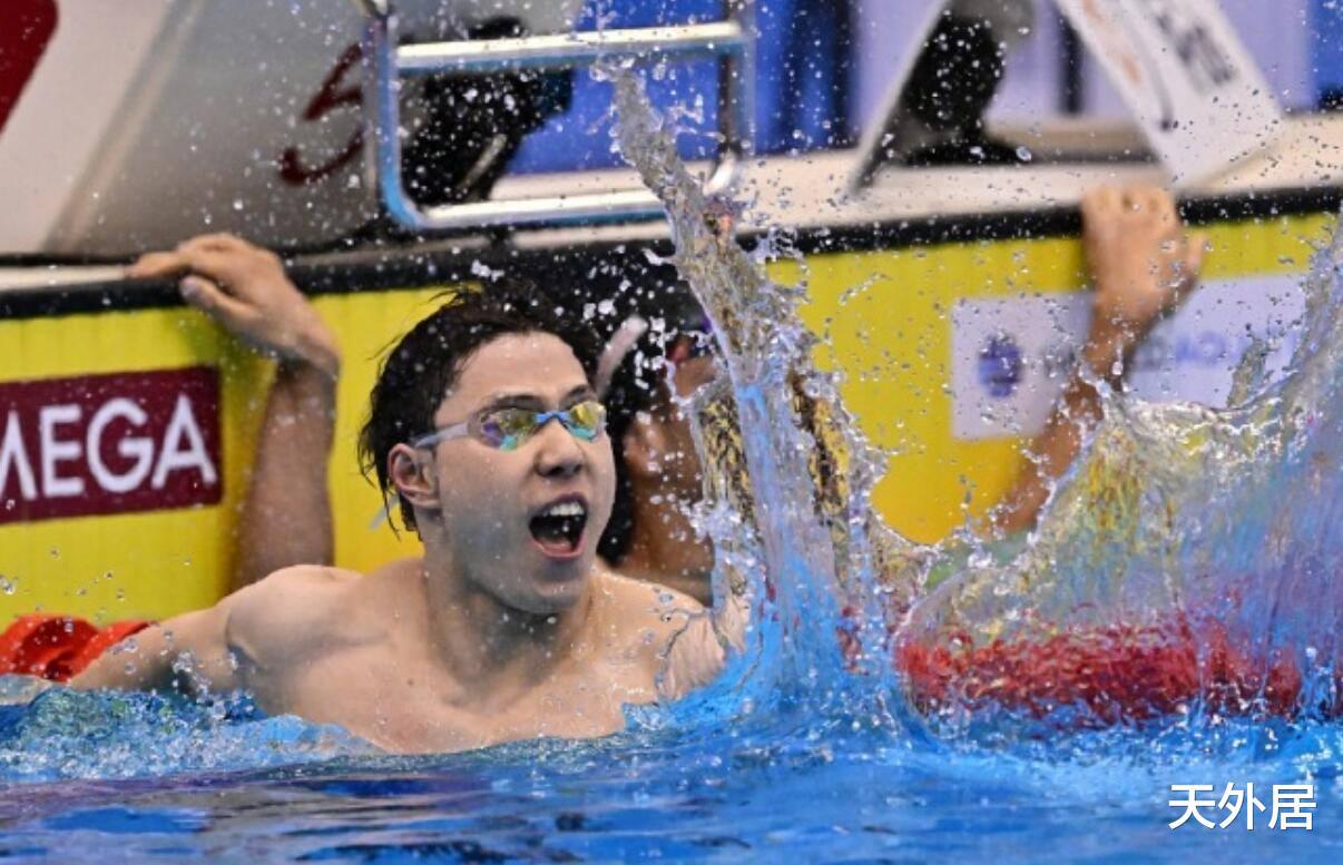 中国游泳新的巅峰来了！5分钟2金超上届总冠军数，覃海洋创历史