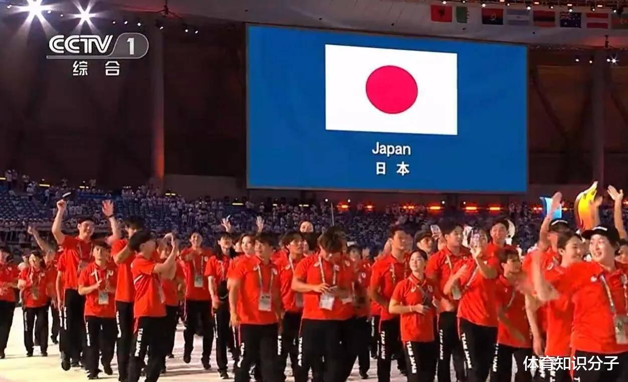 不受欢迎？日本运动员大运会入场全场安静，气氛尴尬仿佛空气凝固(3)
