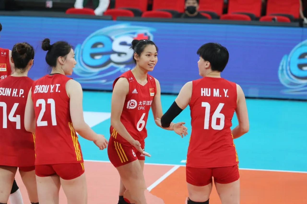  中国女排取得两连胜，提前一轮晋级八强，
中国女排3比0击败阿根廷队，取得两连胜