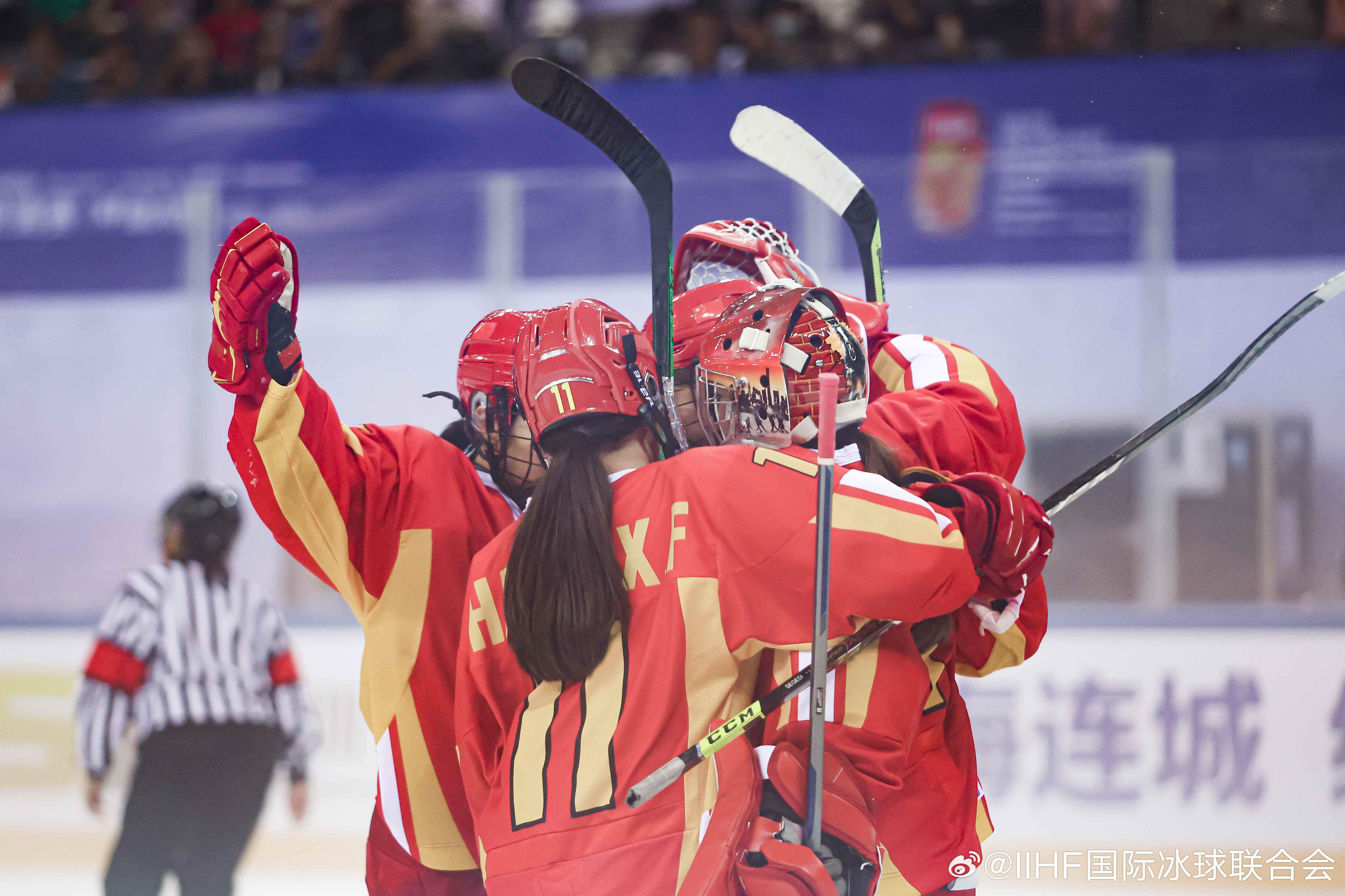 中国女冰取世锦赛“开门红” 主场作战目标升组