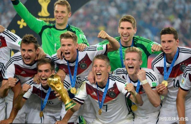 德国14年拿到了世界杯冠军，为何之后放弃传统，强行转去踢传控