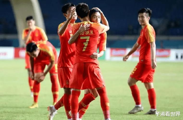 重磅！天津媒体曝出争议猛料：中国足球成国际笑话，球迷骂声一片(5)