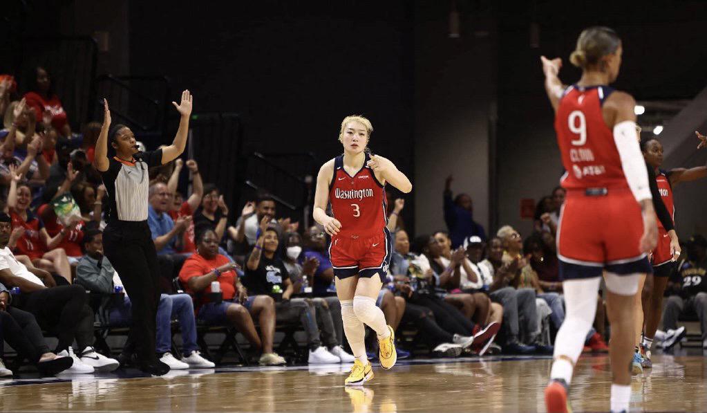 告别！女篮王牌止步WNBA八强，李梦最后一战0分，启程回国打亚运