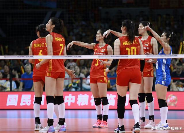 中国体育的耻辱！球迷围堵要求蔡斌下课，女排可能连奥运都去不了(1)