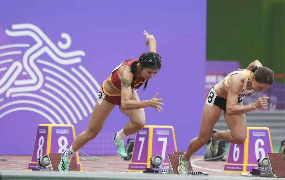亚运会女子100米跨栏，吴艳妮一个举动又惹争议，吴老二能摘金吗(2)