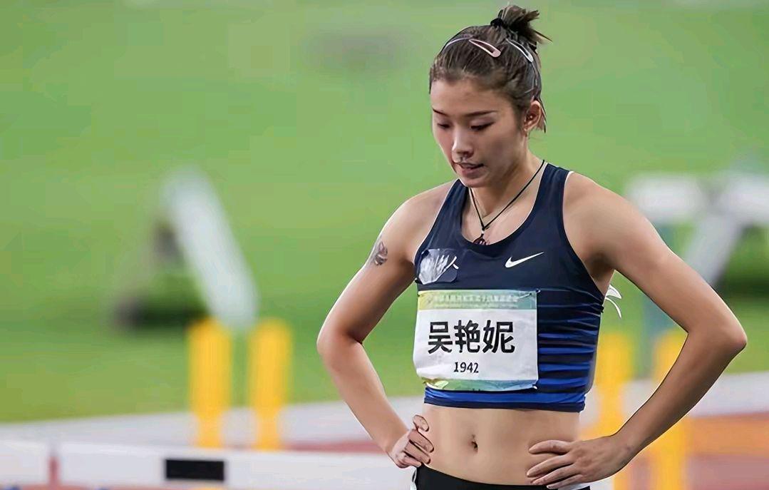 亚运会女子100米跨栏，吴艳妮一个举动又惹争议，吴老二能摘金吗(8)