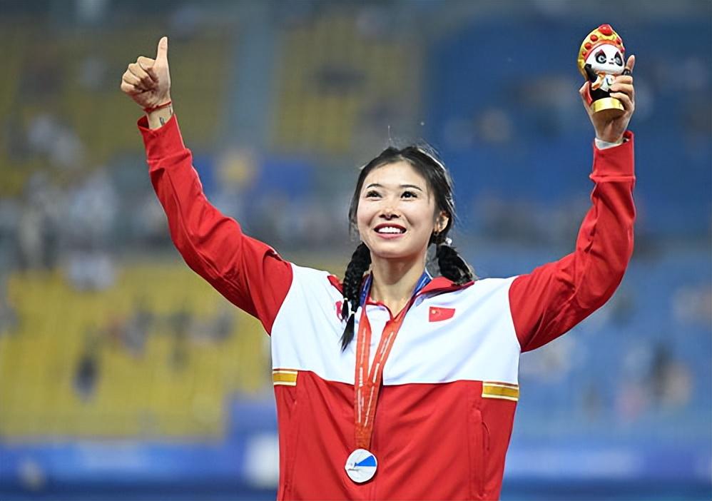 亚运会女子100米跨栏，吴艳妮一个举动又惹争议，吴老二能摘金吗(9)