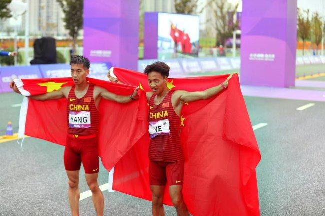 何杰男子马拉松夺冠创历史 中国田径亚运会夺19金