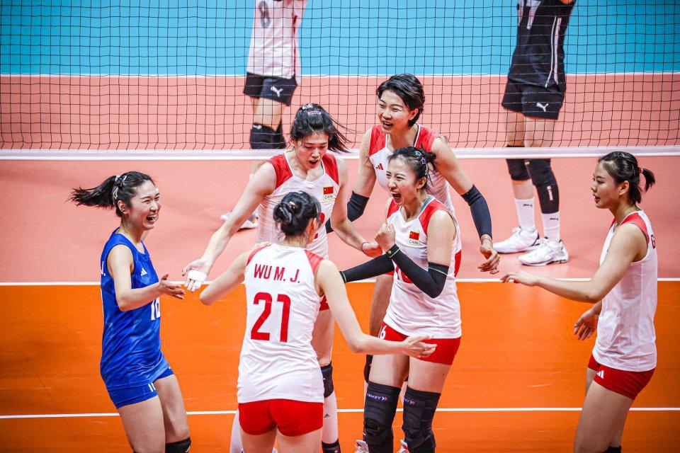 好消息，中国女排亚运会4连胜，3-0横扫越南，二传主力传喜讯！(2)