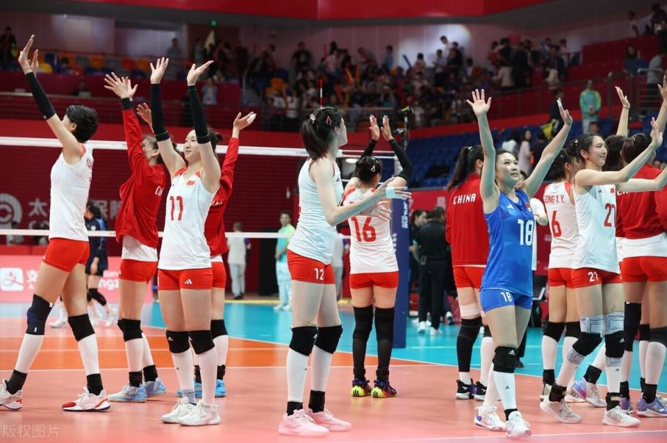 好消息，中国女排亚运会4连胜，3-0横扫越南，二传主力传喜讯！(4)