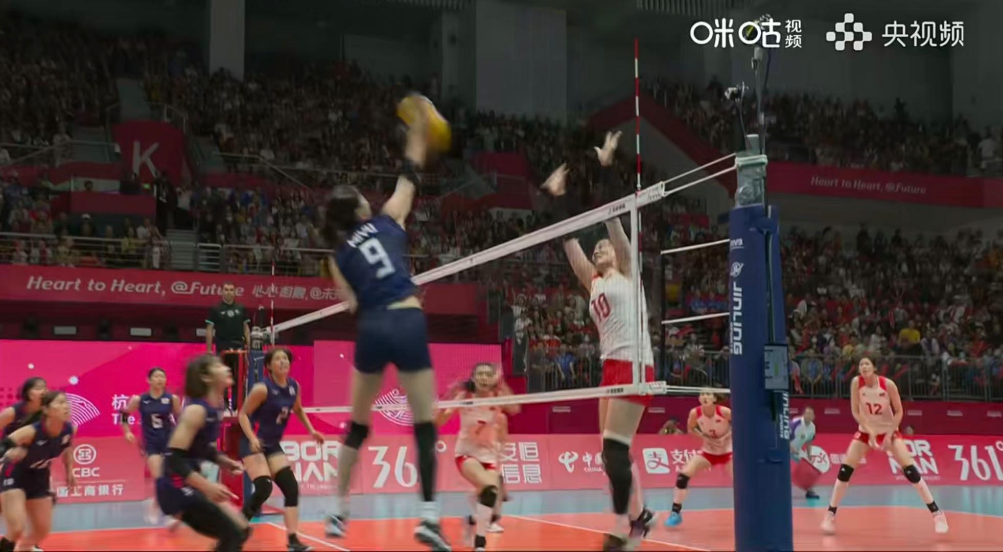 3：0日本！中国女排亚运会夺金，打对手一波10-0，张常宁担任解说