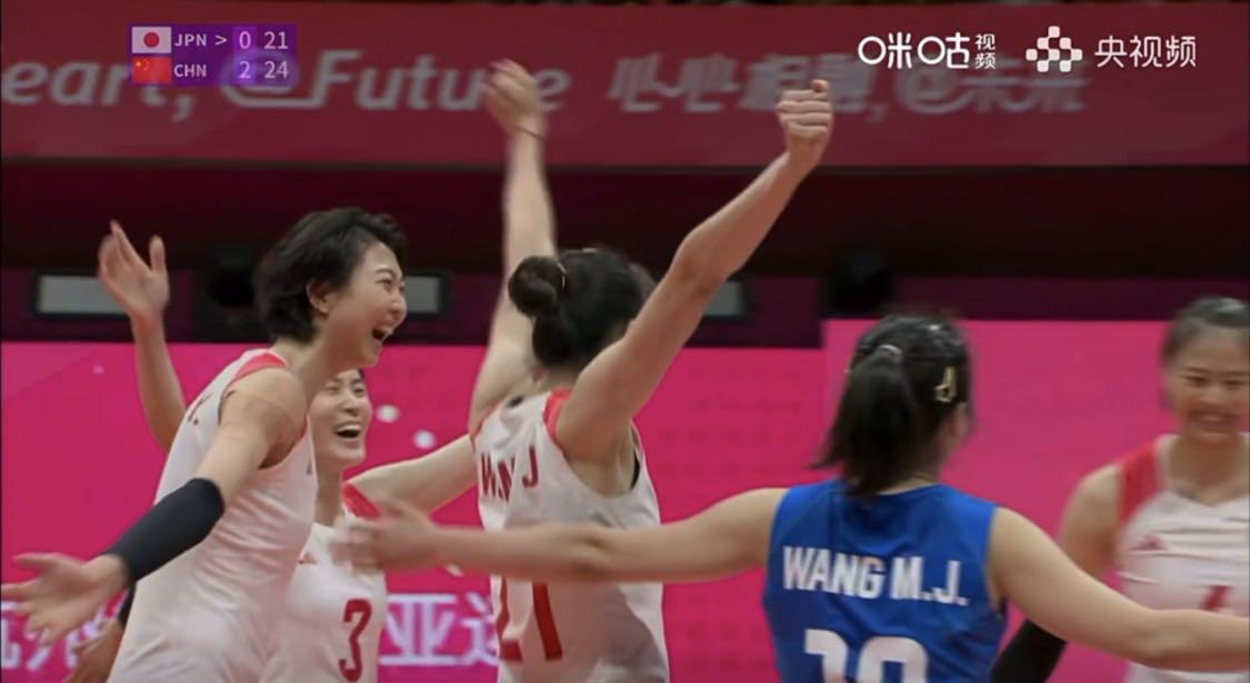 3：0日本！中国女排亚运会夺金，打对手一波10-0，张常宁担任解说(3)