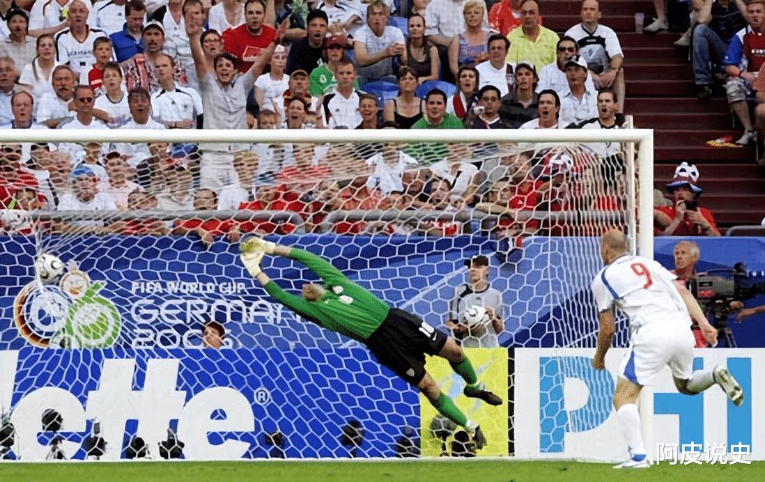 德国世界杯回顾，捷克世界杯首秀胜漂亮国，罗西基梅开二度成功臣(5)