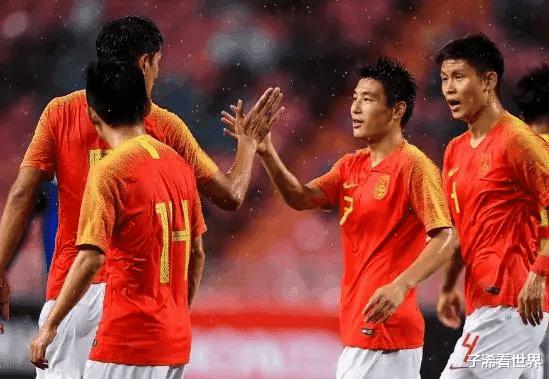 凌晨0点！韩乔生点评中国足球引爆争议，球迷吐槽：说的太对了(3)