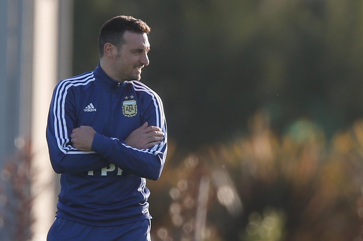 阿根廷主帅斯卡洛尼准备离职，世界杯奖金未支付，与足协关系破裂