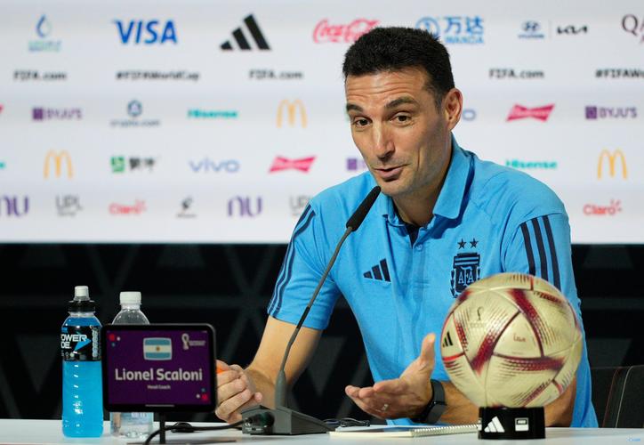 阿根廷主帅斯卡洛尼准备离职，世界杯奖金未支付，与足协关系破裂(2)